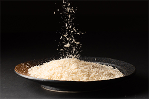 1. 素材の味を引き立たせる特製米パン粉