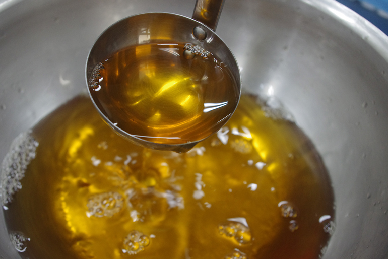 カツオだしを効かせた特製ダレ