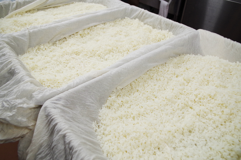 自家製米糀ともち米で作るやさしい甘さ