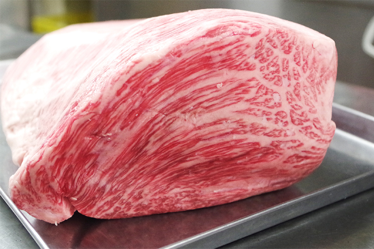 看板メニュー「村上牛の醤油糀漬け」を冷蔵でお届け