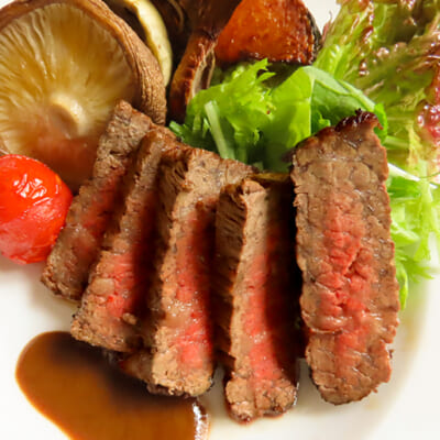 上品な甘みの脂が、舌の上で溶けていきます