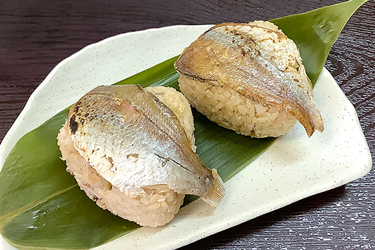 袋から出して電子レンジで10～15秒温めるとさらに美味しい！