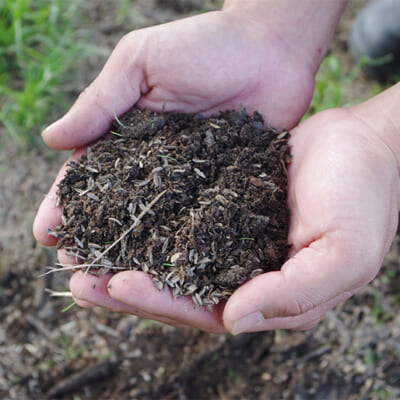 肥沃な土壌を生み出す「菌体堆肥」