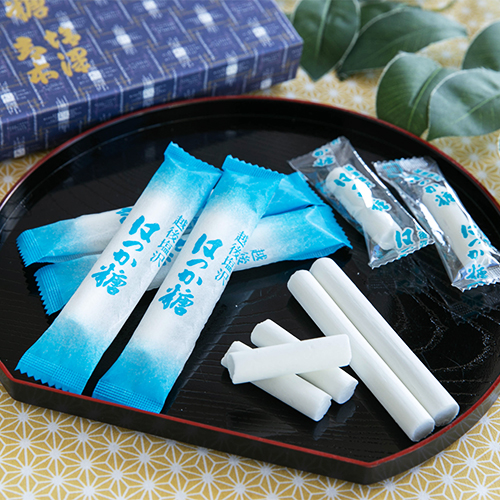 青と白の花模様 砂糖や菓子入れセット 青と白の花模様 砂糖や菓子入れ