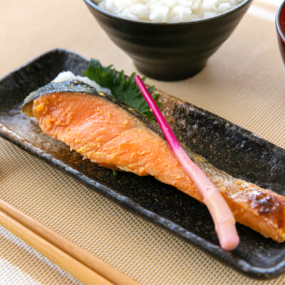 西京味噌の香ばしさが美味！ふっくらとした焼き魚
