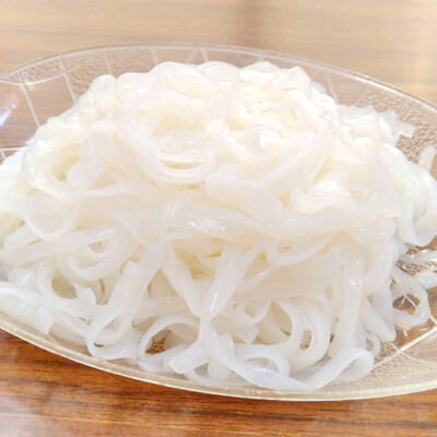 もっちり弾力、のびにくい米粉麺