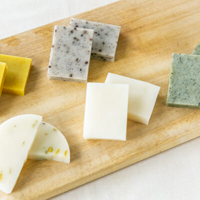 白餅・草餅・豆餅・ごま餅・カレー餅の5種類