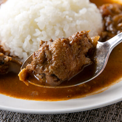 チキンカレーは一口一口にパンチがあります