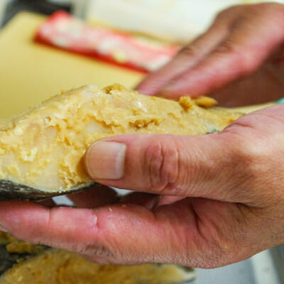 出汁の風味香る「こだわり味噌」で、魚の旨味が際立ちます