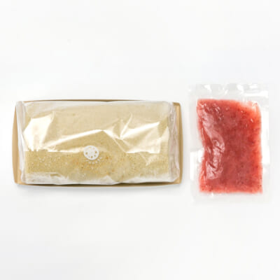 米粉のふんわりロールケーキ 1本（越後姫ソース付き）