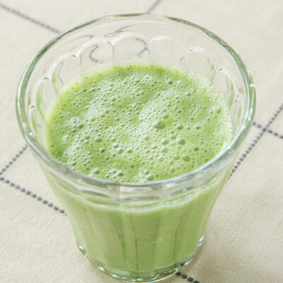 葉物野菜やヨーグルトと合わせたスムージーもおすすめ！