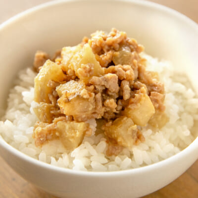 ご飯のお供にぴったりな「きく芋の肉みそ炒め」
