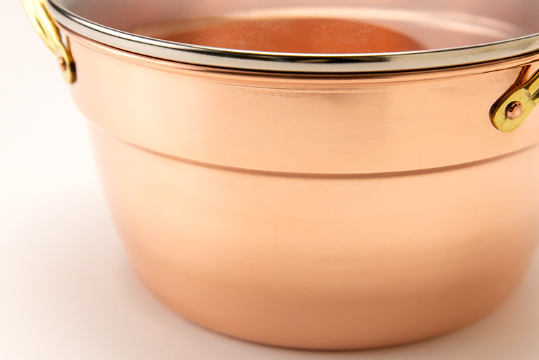 銅の力で、食材を美味しく綺麗に仕上げる