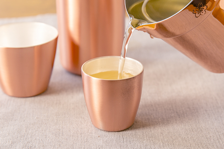 サイズ・デザインが選べる、純銅製のぐい呑み