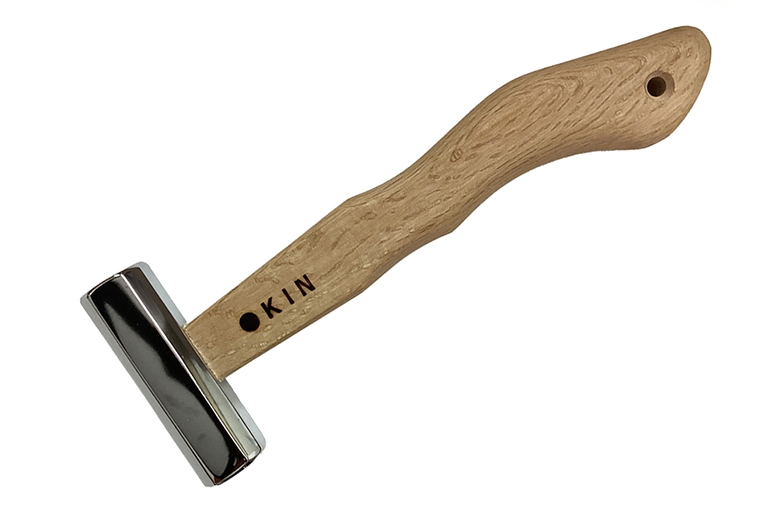 形状と素材にこだわった「柄」