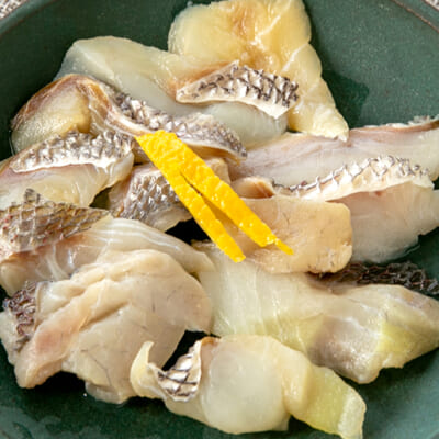 柚子の香りとまろやかな酸味が際立つ「鯛の柚子香味」
