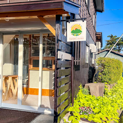 目指すのは、地域を明るく「照らす」店