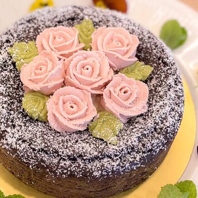 華やかなデコレーションを楽しめる「ホール」