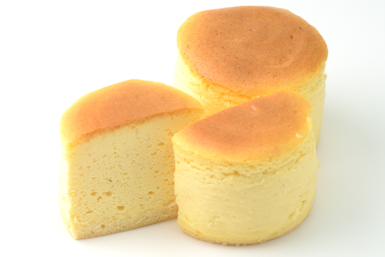 ひと口サイズのスフレチーズケーキ