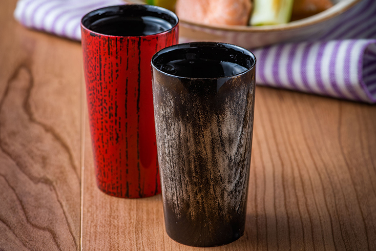奥深い風合いが楽しめる「漆塗り酒器」