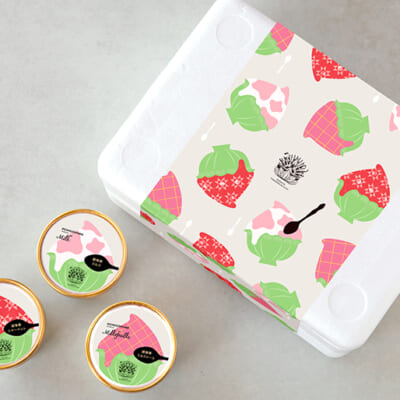 「いちご」と「ハスの花」をイメージしたデザイン