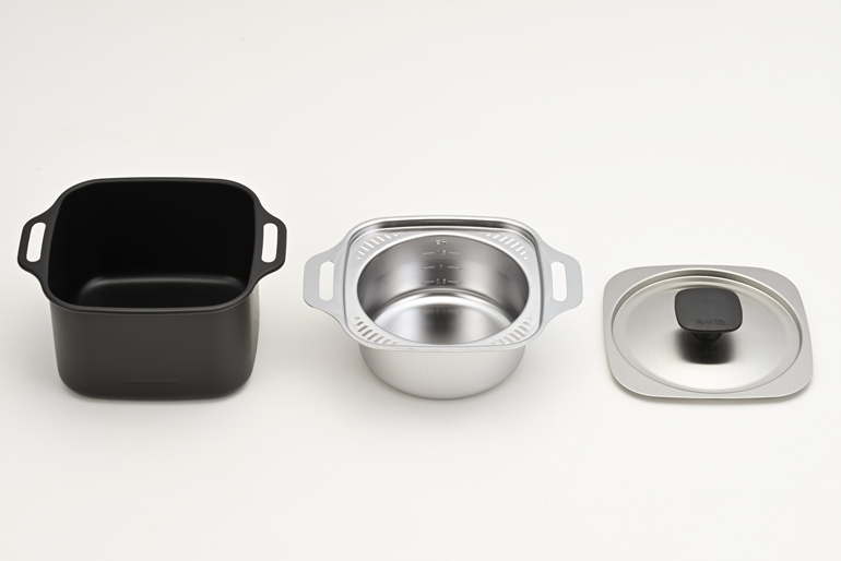 蒸気で加熱するから美味しい！二層式の炊飯鍋