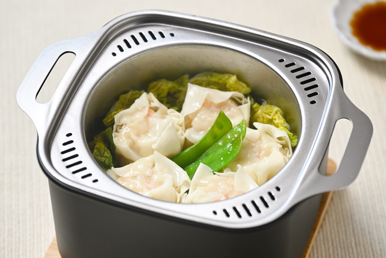蒸し料理やフォンデュ、鍋を丸ごと使ったプリンにも！