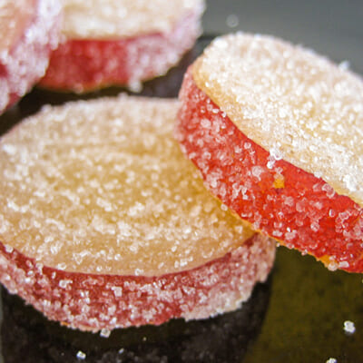 国産紅はるかを使用した「芋納糖」