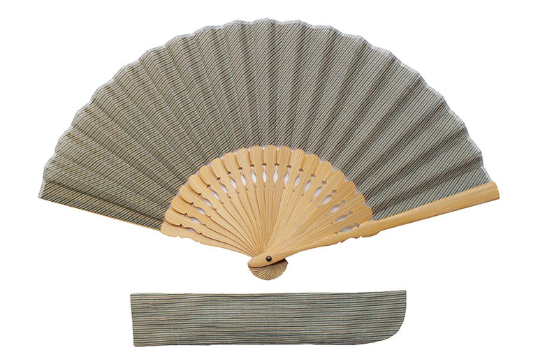 伝統素材を、日常で使う扇子へ