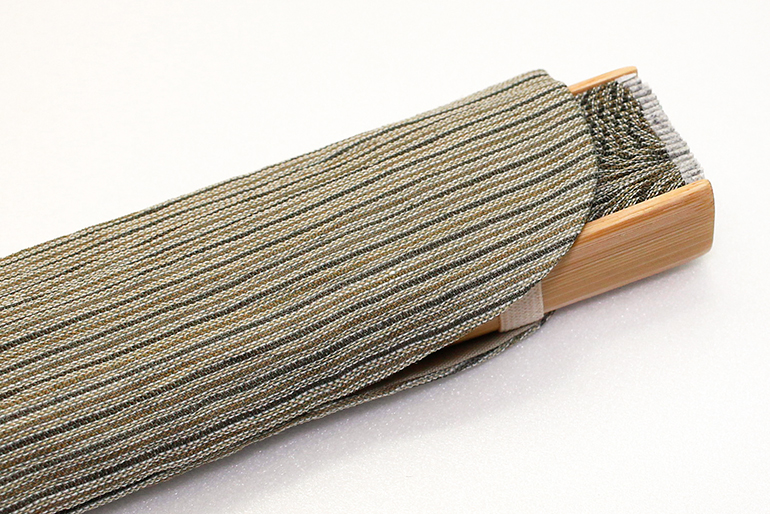 同色のさし袋付きで持ち運びにも便利！