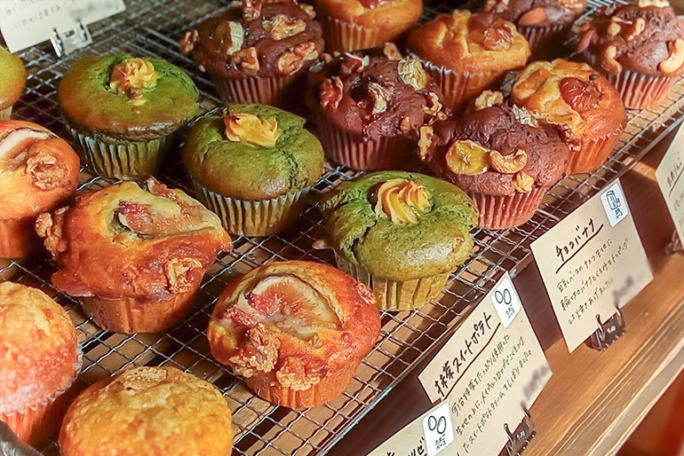 旬のおいしさを詰め込んだ、HARUのマフィン