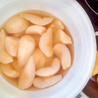 旬の果物や野菜を仕入れ、自ら加工して使用！