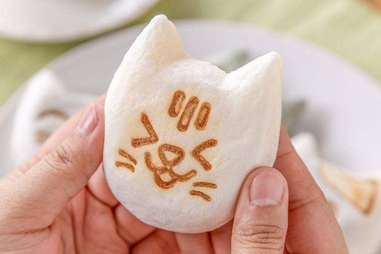 県産米粉を使用した、もちもち食感が特徴