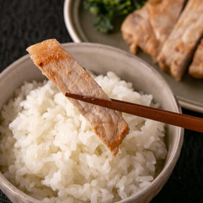 炊き立てほかほかのごはんと相性抜群