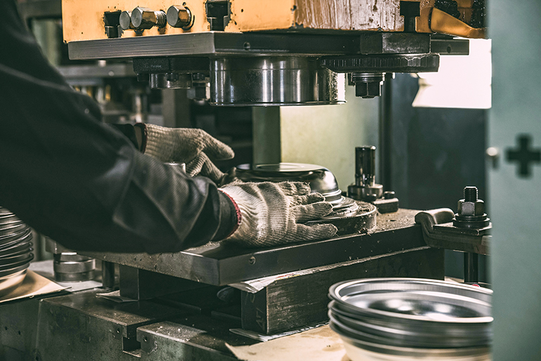 変形に強い独自のステンレス本体