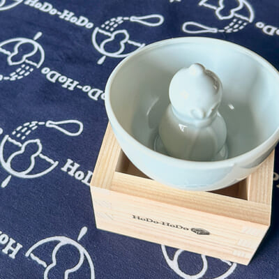 欲張ると底からお酒が流れ出ます