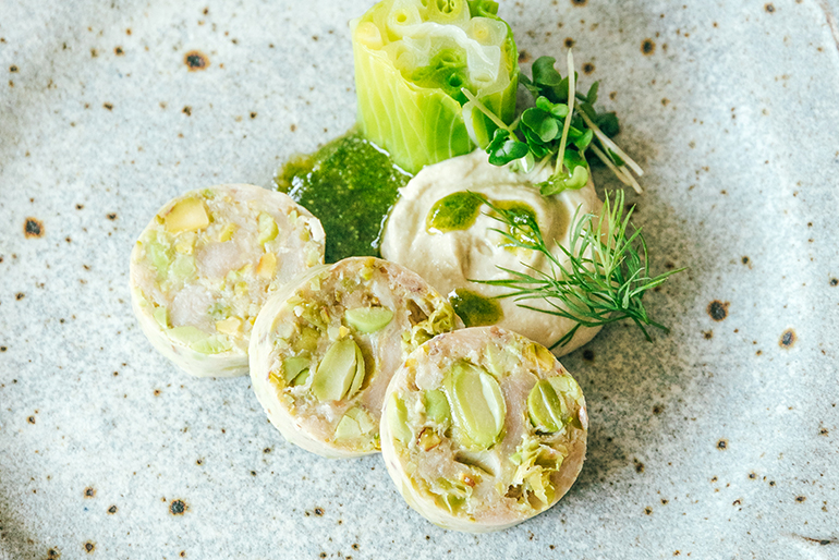 保存料や結着剤に頼らず丁寧に作りました！