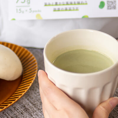 温かい牛乳に溶かして、ほっとひと息