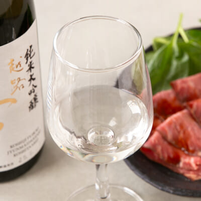 ワイングラスで飲むのがおすすめ
