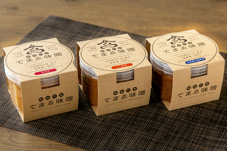 コクのある味わいが特徴の「越後竹直 てまえ味噌」