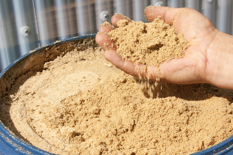 3. ”竹粉”を使った自家製有機質肥料が引き出すお米の旨み!